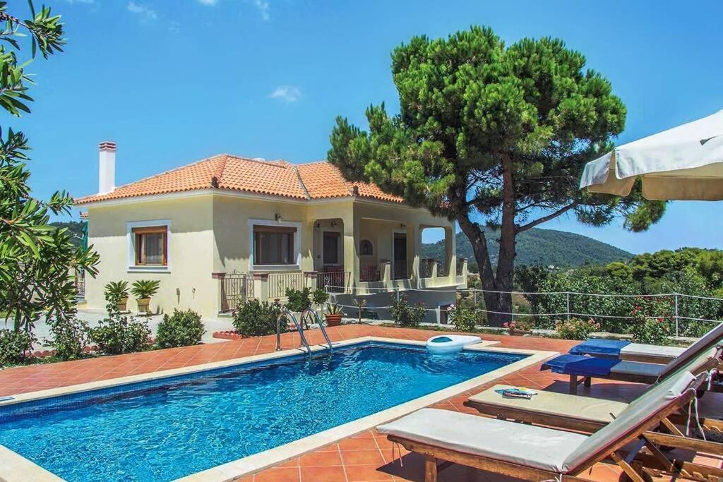 Villa Ouranos In Pefkias Skopelos Town Bagian luar foto
