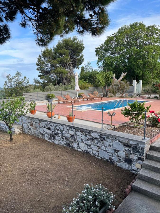 Villa Ouranos In Pefkias Skopelos Town Bagian luar foto