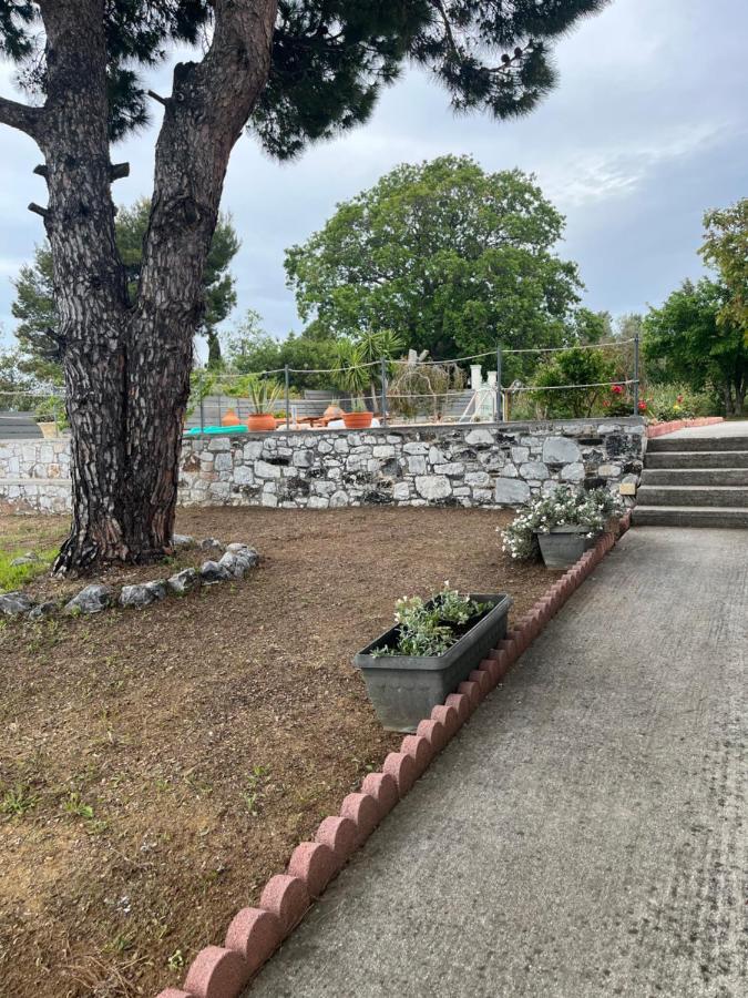 Villa Ouranos In Pefkias Skopelos Town Bagian luar foto